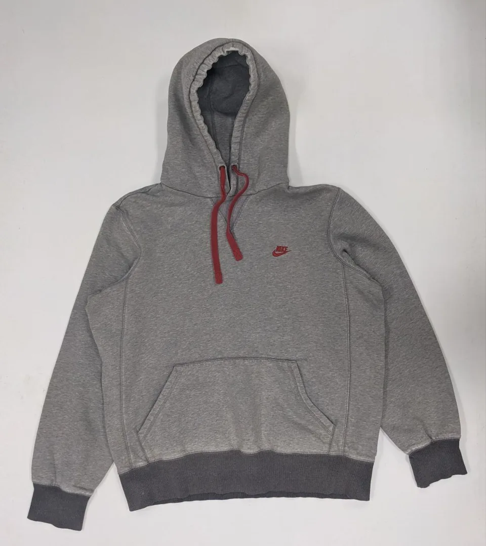 Худи Nike (L) — архивная находка