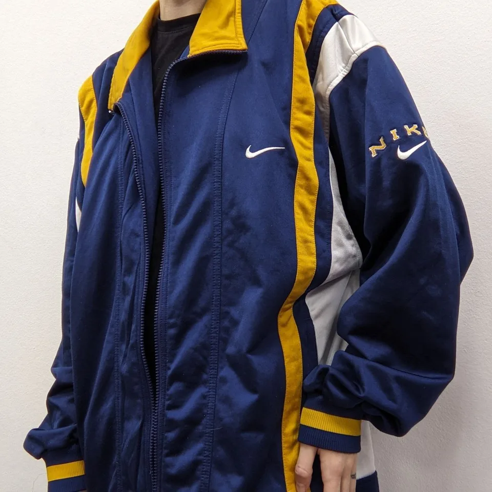 Олимпийка Nike (L) — архивная находка